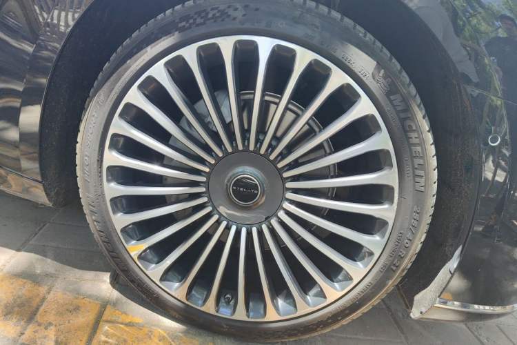 Used Hima Stelato S9 2024 All-Electric Ultra Four-Wheel-Drive Flagship Edition Right Front Wheel Hub