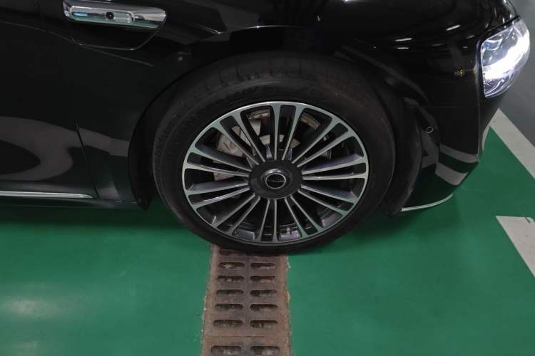 Used Hima Stelato S9 2024 All-Electric Max Rear-Drive Long-Range Version Right Front Wheel Hub