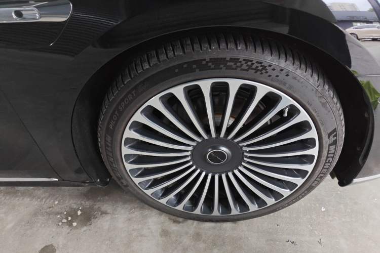 Used Hima Stelato S9 2024 All-Electric Ultra Four-Wheel-Drive Flagship Edition Right Front Wheel Hub
