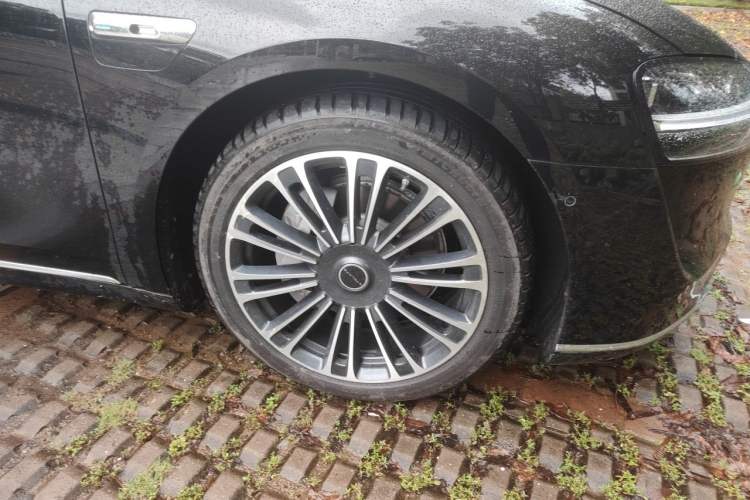 Used Hima Stelato S9 2024 All-Electric Ultra Four-Wheel-Drive Flagship Edition Right Front Wheel Hub