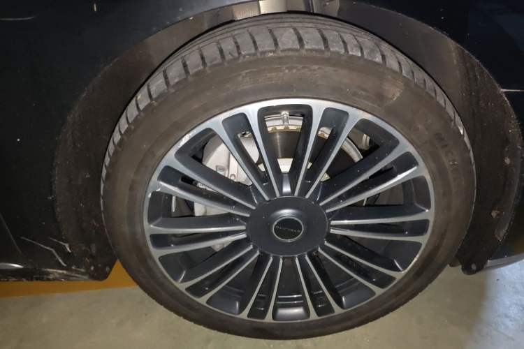 Used Hima Stelato S9 2024 All-Electric Ultra Four-Wheel-Drive Flagship Edition Right Front Wheel Hub