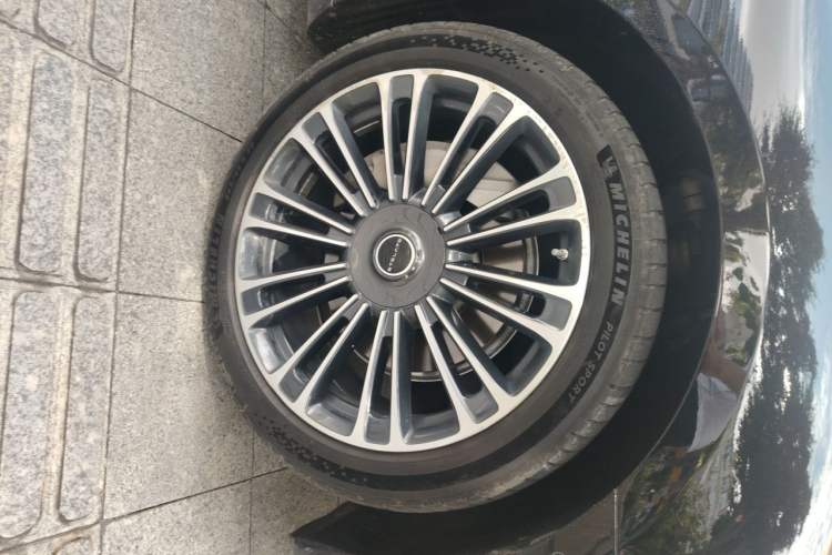 Used Hima Stelato S9 2024 All-Electric Ultra Four-Wheel-Drive Flagship Edition Right Front Wheel Hub