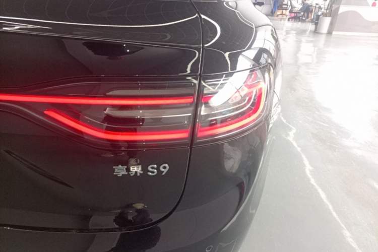 Used Hima Stelato S9 2024 All-Electric Ultra Four-Wheel-Drive Flagship Edition Right Rear Taillight