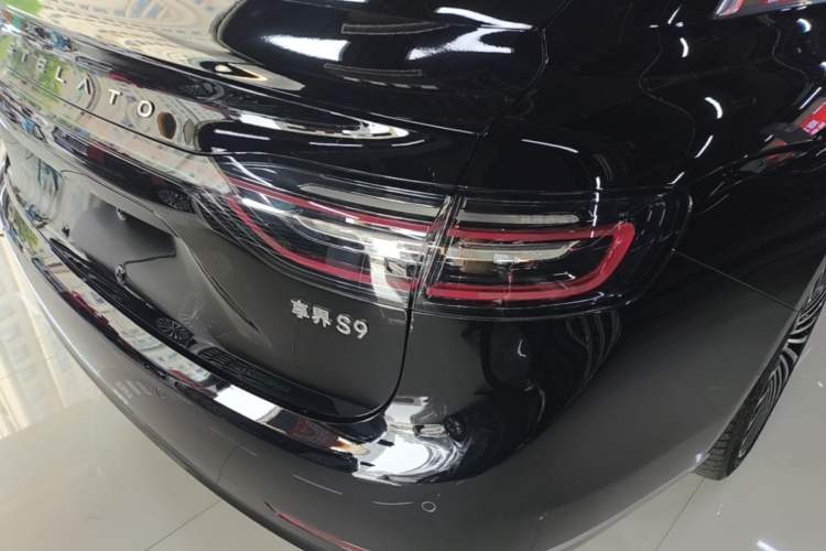 Used Hima Stelato S9 2024 All-Electric Ultra Four-Wheel-Drive Flagship Edition Right Rear Taillight