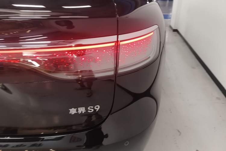 Used Hima Stelato S9 2024 All-Electric Max Rear-Drive Long-Range Version Right Rear Taillight
