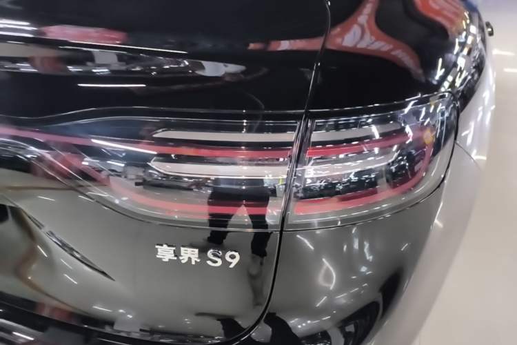 Used Hima Stelato S9 2024 All-Electric Ultra Four-Wheel-Drive Flagship Edition Right Rear Taillight