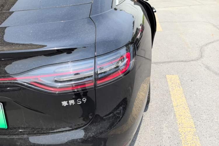 Used Hima Stelato S9 2024 All-Electric Ultra Four-Wheel-Drive Flagship Edition Right Rear Taillight