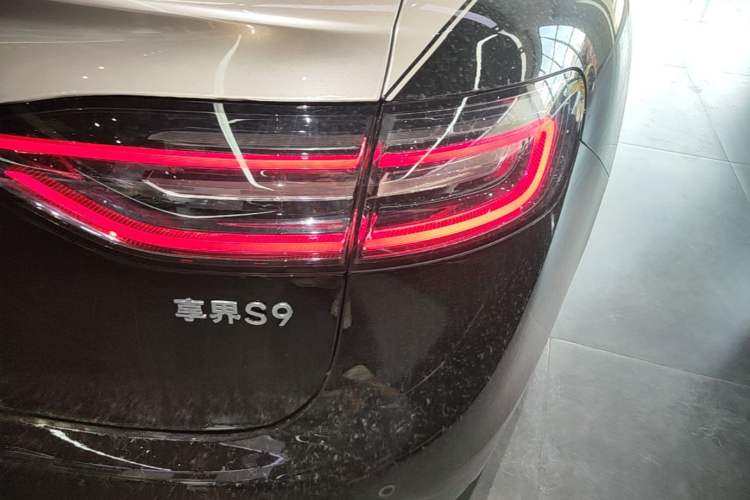 Used Hima Stelato S9 2024 All-Electric Ultra Four-Wheel-Drive Flagship Edition Right Rear Taillight