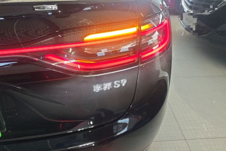 Used Hima Stelato S9 2024 All-Electric Ultra Four-Wheel-Drive Flagship Edition Right Rear Taillight
