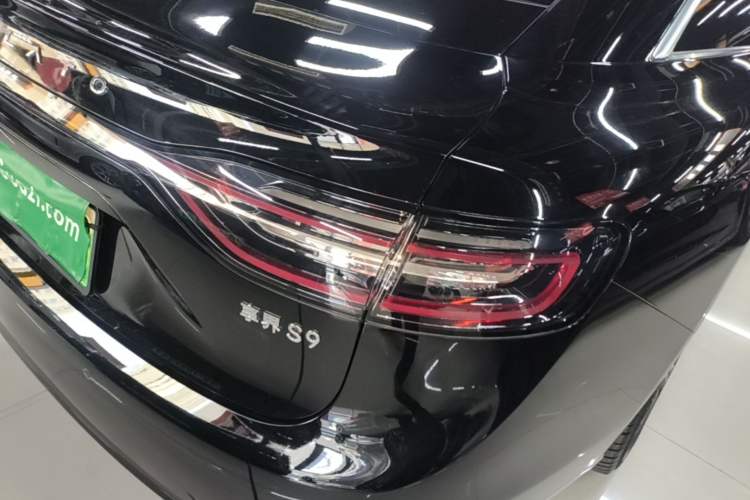 Used Hima Stelato S9 2024 All-Electric Ultra Four-Wheel-Drive Flagship Edition Right Rear Taillight