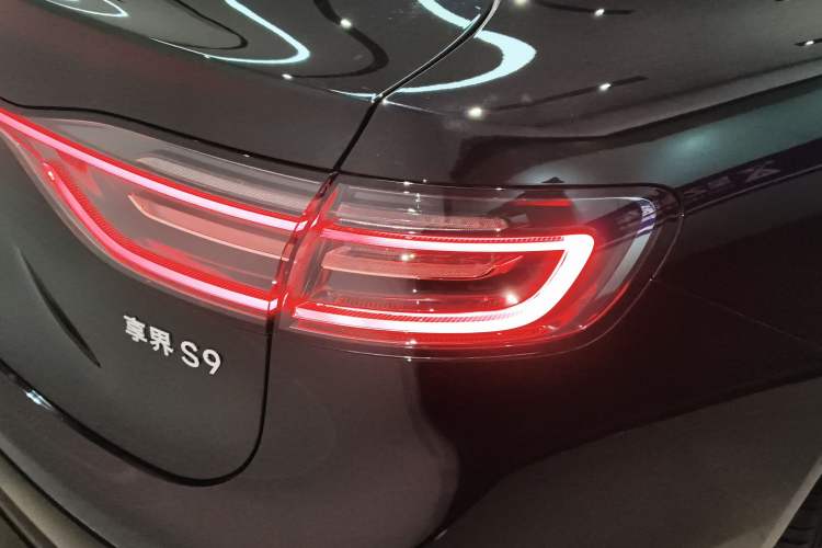 Used Hima Stelato S9 2024 All-Electric Ultra Four-Wheel-Drive Flagship Edition Right Rear Taillight