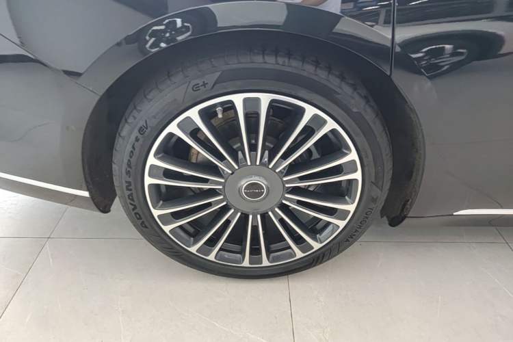 Used Hima Stelato S9 2024 All-Electric Max Rear-Drive Long-Range Version Right Rear Wheel Hub