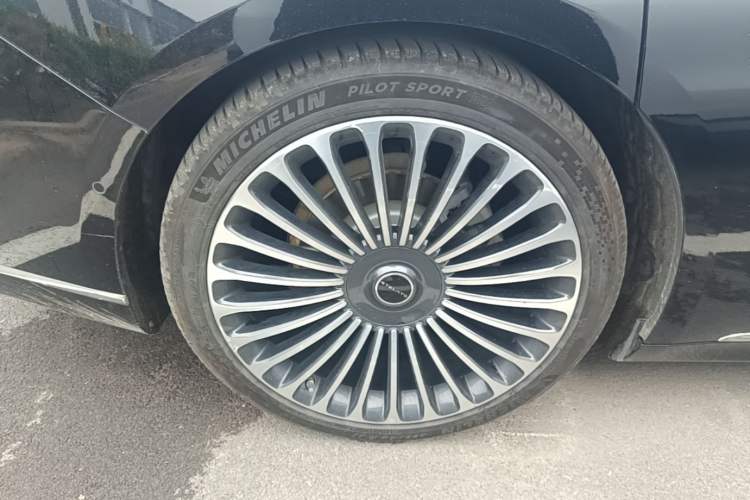 Used Hima Stelato S9 2024 All-Electric Ultra Rear-Drive Long-Range Flagship Edition Right Rear Wheel Hub