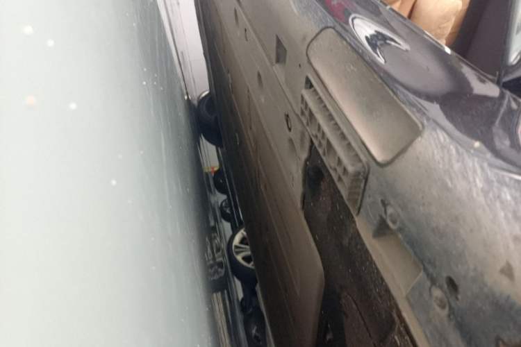 Used Hima Stelato S9 2024 All-Electric Ultra Four-Wheel-Drive Flagship Edition Right Side Sill