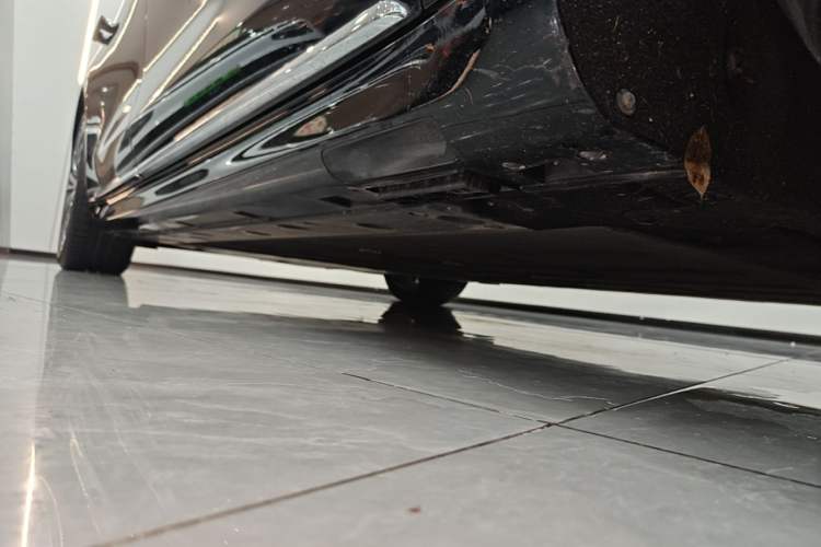 Used Hima Stelato S9 2024 All-Electric Ultra Four-Wheel-Drive Flagship Edition Right Side Sill