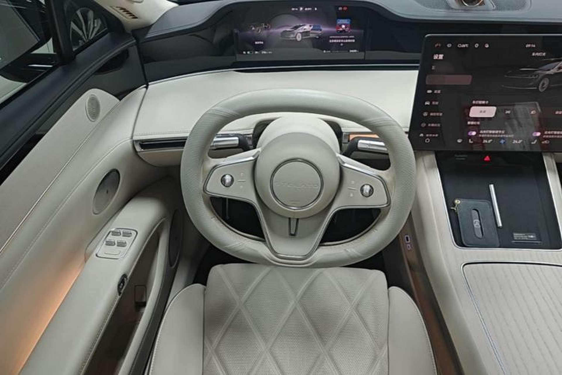 Used Hima Stelato S9 2024 All-Electric Ultra Four-Wheel-Drive Flagship Edition Steering Wheel