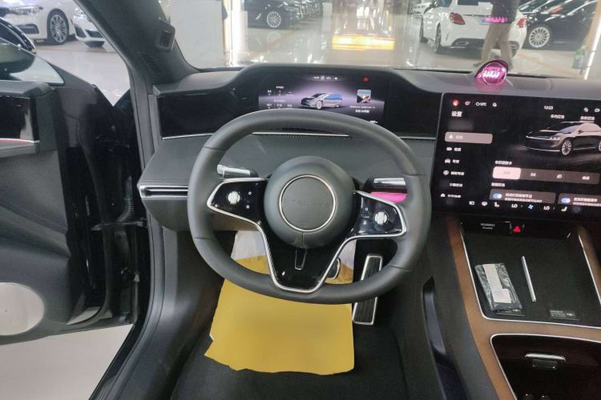 Used Hima Stelato S9 2024 All-Electric Ultra Four-Wheel-Drive Flagship Edition Steering Wheel