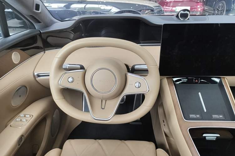 Used Hima Stelato S9 2024 All-Electric Max Rear-Drive Long-Range Version Steering Wheel