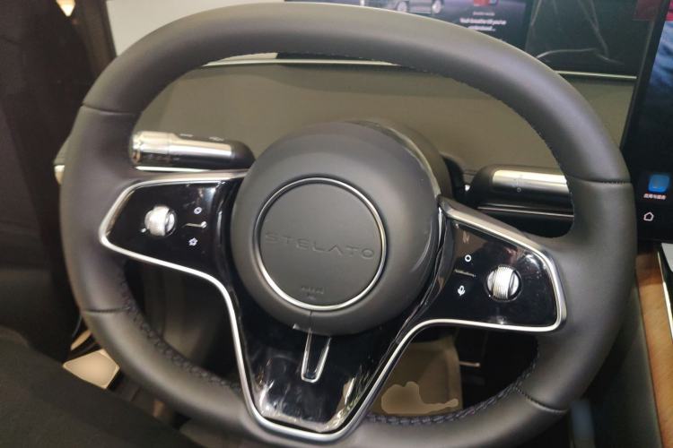 Used Hima Stelato S9 2024 All-Electric Ultra Four-Wheel-Drive Flagship Edition Steering Wheel