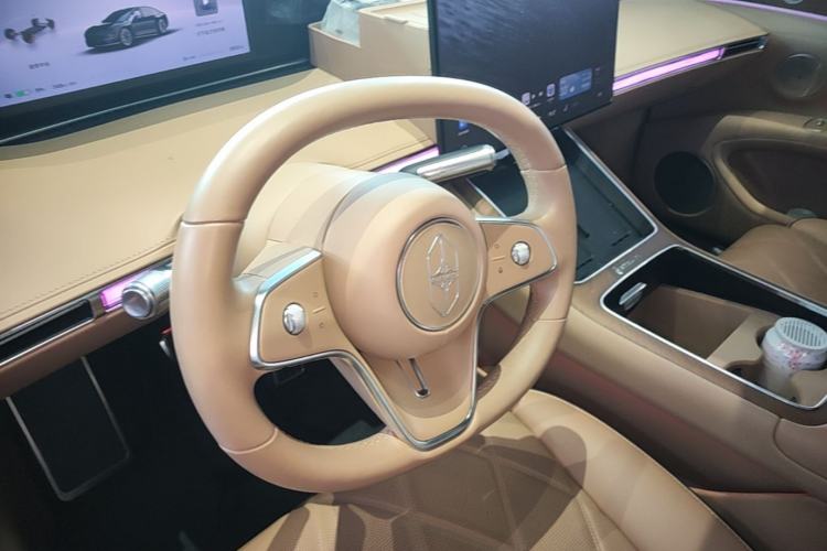 Used Hima Stelato S9 2024 All-Electric Ultra Four-Wheel-Drive Flagship Edition Steering Wheel