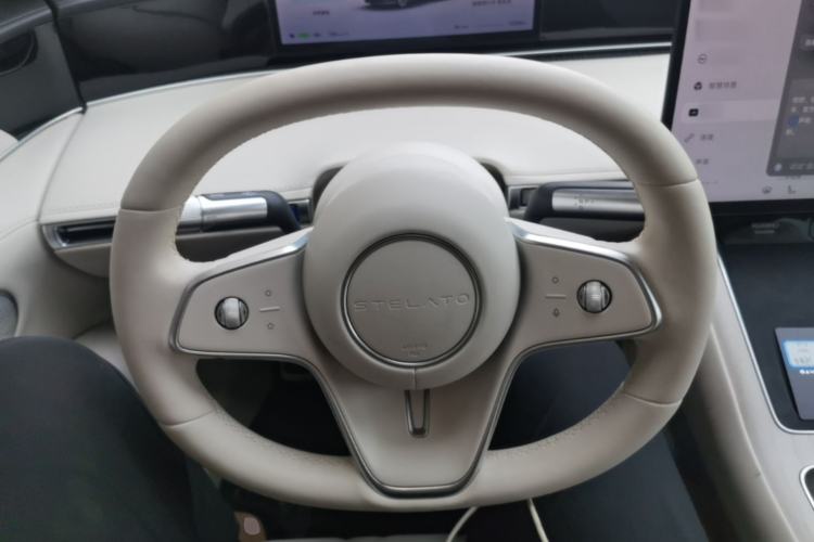 Used Hima Stelato S9 2024 All-Electric Max Rear-Drive Long-Range Version Steering Wheel