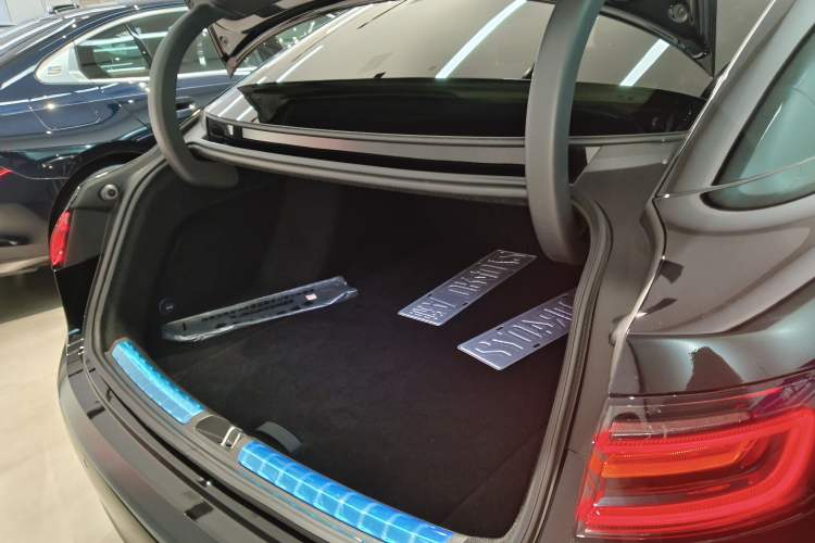 Used Hima Stelato S9 2024 All-Electric Ultra Four-Wheel-Drive Flagship Edition Trunk