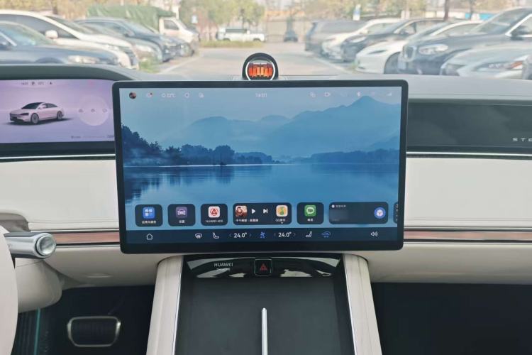 Used Hima Stelato S9 2024 All-Electric Ultra Four-Wheel-Drive Flagship Edition Audio And AC Panel