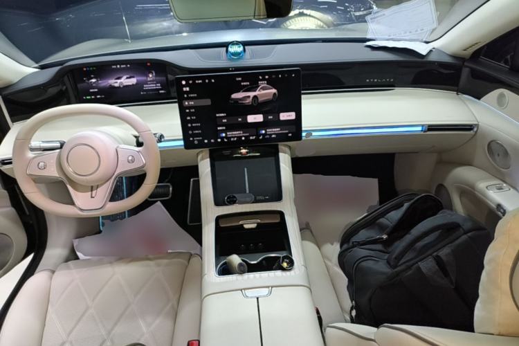 Used Hima Stelato S9 2024 All-Electric Ultra Four-Wheel-Drive Flagship Edition Center Console