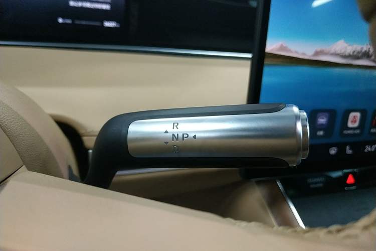 Used Hima Stelato S9 2024 All-Electric Ultra Four-Wheel-Drive Flagship Edition Gear Lever