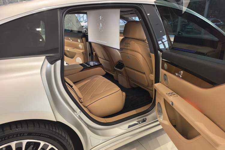 Used Hima Stelato S9 2024 All-Electric Ultra Four-Wheel-Drive Flagship Edition Interior 3