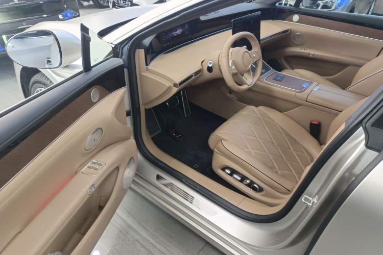 Used Hima Stelato S9 2024 All-Electric Ultra Four-Wheel-Drive Flagship Edition Interior 3
