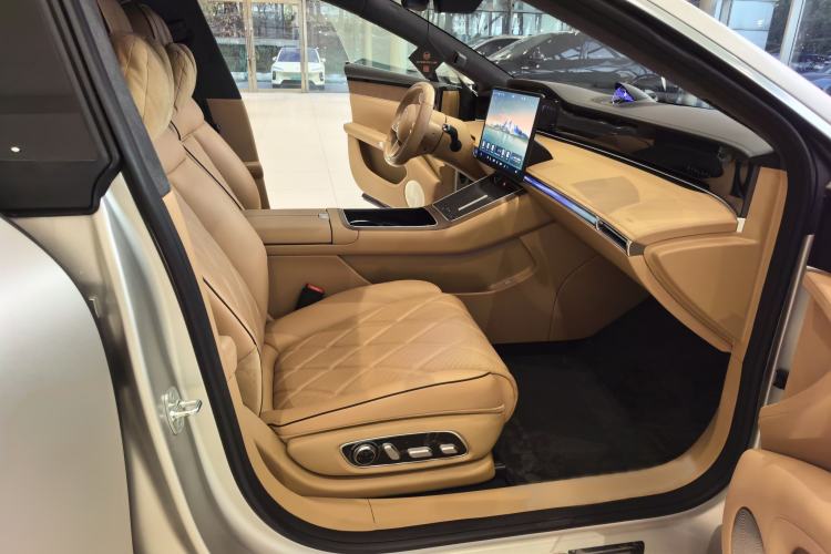 Used Hima Stelato S9 2024 All-Electric Ultra Four-Wheel-Drive Flagship Edition Interior 4