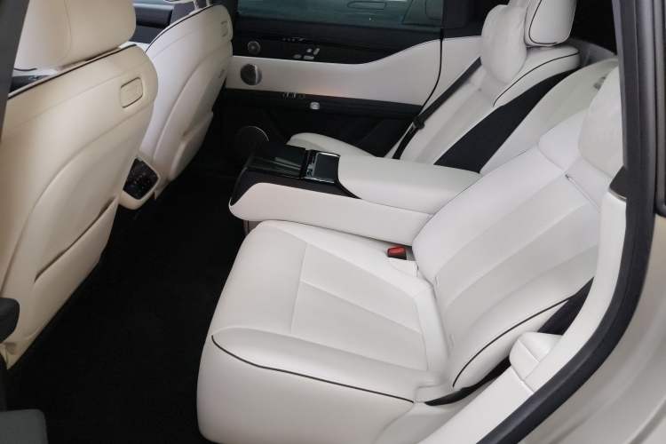 Used Hima Stelato S9 2024 All-Electric Ultra Four-Wheel-Drive Flagship Edition Interior 4