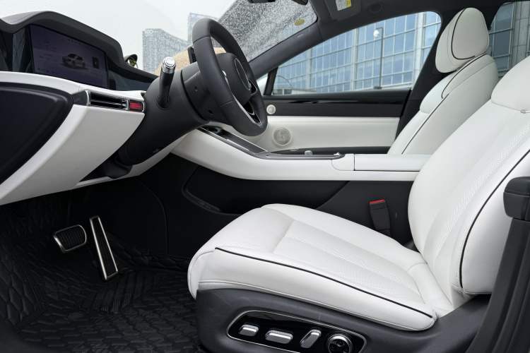 Used Hima Stelato S9 2024 All-Electric Ultra Four-Wheel-Drive Flagship Edition Interior 6