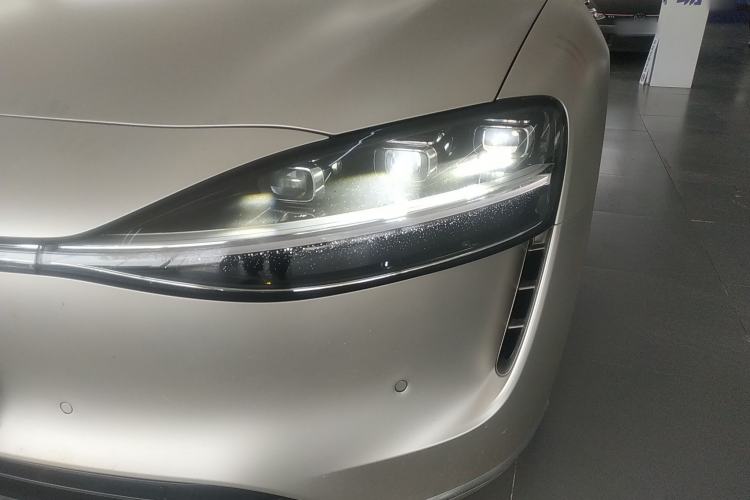 Used Hima Stelato S9 2024 All-Electric Ultra Four-Wheel-Drive Flagship Edition Left Front Headlight