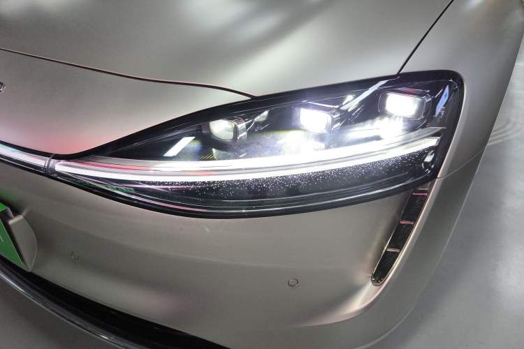 Used Hima Stelato S9 2024 All-Electric Ultra Four-Wheel-Drive Flagship Edition Left Front Headlight