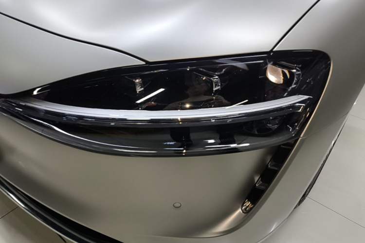 Used Hima Stelato S9 2024 All-Electric Ultra Four-Wheel-Drive Flagship Edition Left Front Headlight