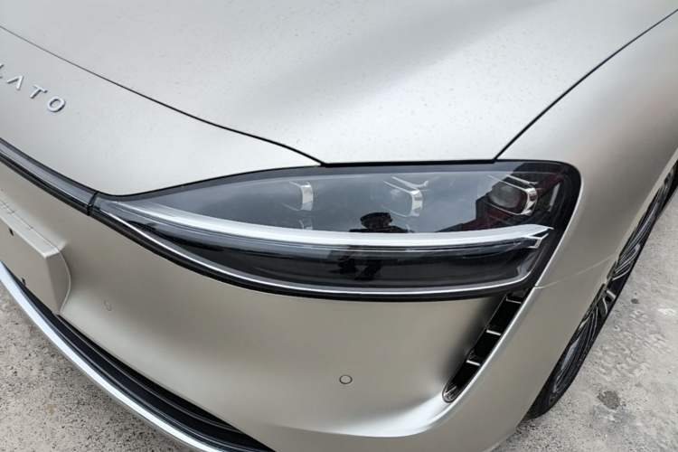 Used Hima Stelato S9 2024 All-Electric Max Rear-Drive Long-Range Version Left Front Headlight