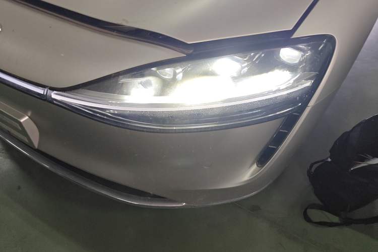 Used Hima Stelato S9 2024 All-Electric Ultra Rear-Drive Long-Range Flagship Edition Left Front Headlight
