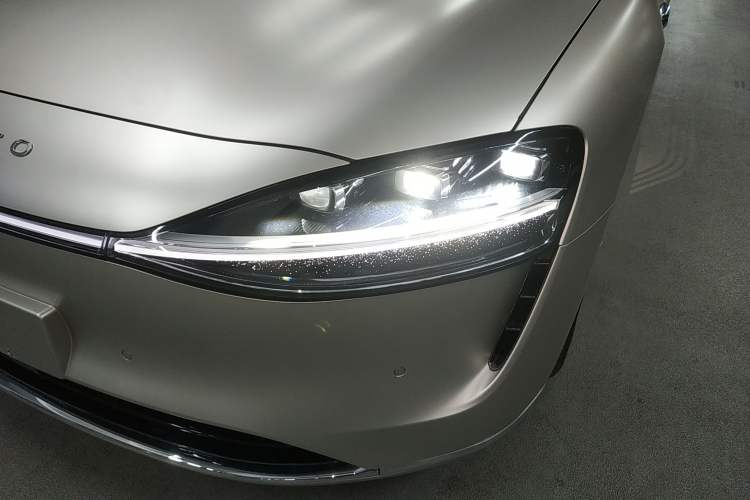Used Hima Stelato S9 2024 All-Electric Ultra Four-Wheel-Drive Flagship Edition Left Front Headlight