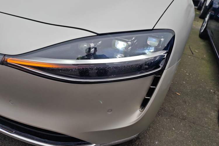 Used Hima Stelato S9 2024 All-Electric Ultra Four-Wheel-Drive Flagship Edition Left Front Headlight