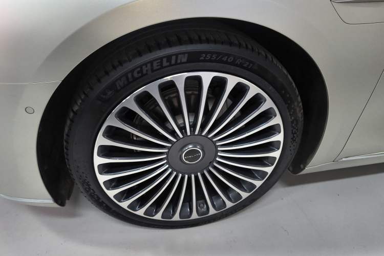 Used Hima Stelato S9 2024 All-Electric Ultra Four-Wheel-Drive Flagship Edition Left Front Wheel Hub