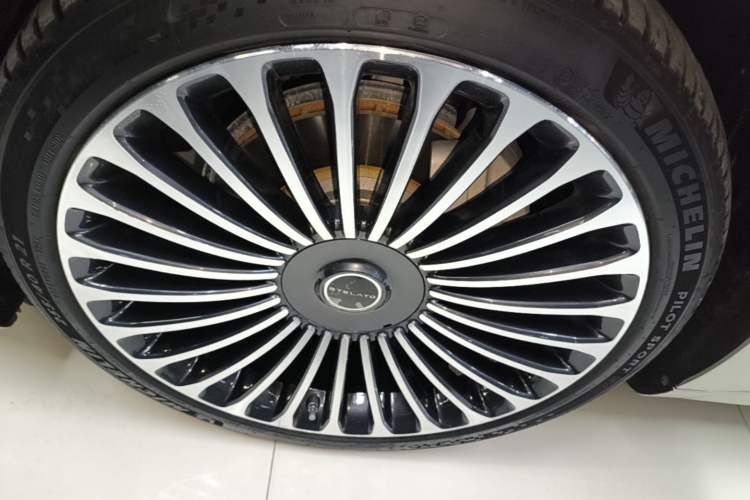 Used Hima Stelato S9 2024 All-Electric Ultra Four-Wheel-Drive Flagship Edition Left Front Wheel Hub