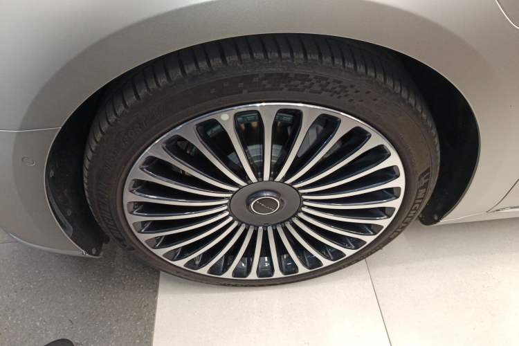 Used Hima Stelato S9 2024 All-Electric Ultra Four-Wheel-Drive Flagship Edition Left Front Wheel Hub