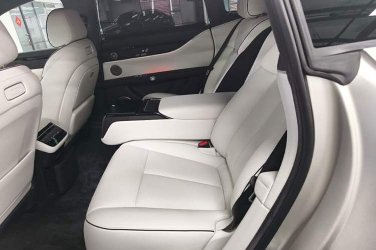 Used Hima Stelato S9 2024 All-Electric Ultra Four-Wheel-Drive Flagship Edition Left Rear Seat