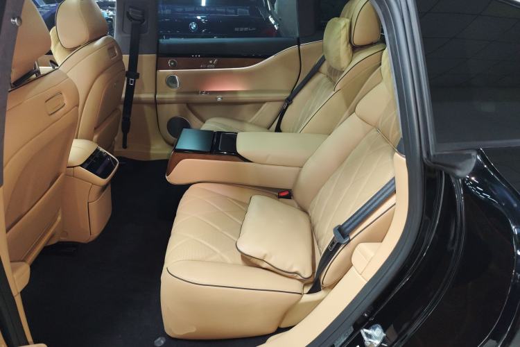 Used Hima Stelato S9 2024 All-Electric Ultra Four-Wheel-Drive Flagship Edition Left Rear Seat