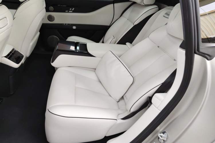 Used Hima Stelato S9 2024 All-Electric Ultra Four-Wheel-Drive Flagship Edition Left Rear Seat
