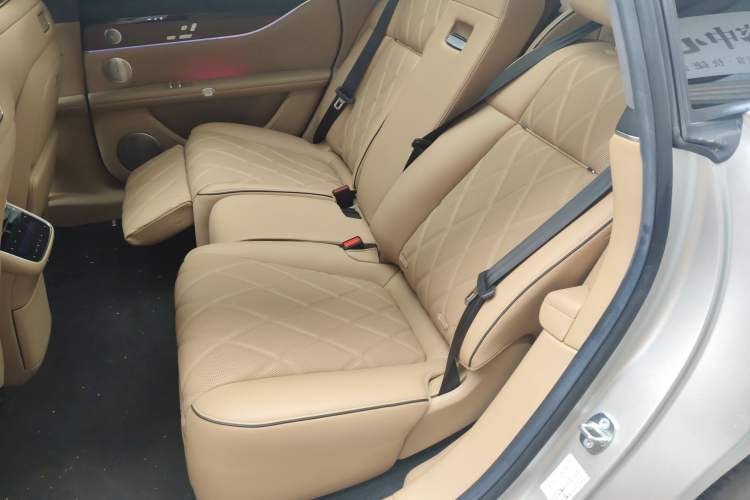 Used Hima Stelato S9 2024 All-Electric Ultra Four-Wheel-Drive Flagship Edition Left Rear Seat