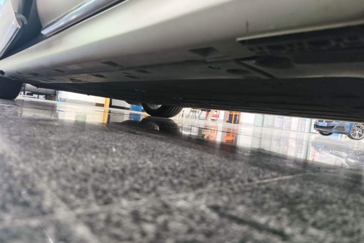 Used Hima Stelato S9 2024 All-Electric Ultra Four-Wheel-Drive Flagship Edition Left Side Sill