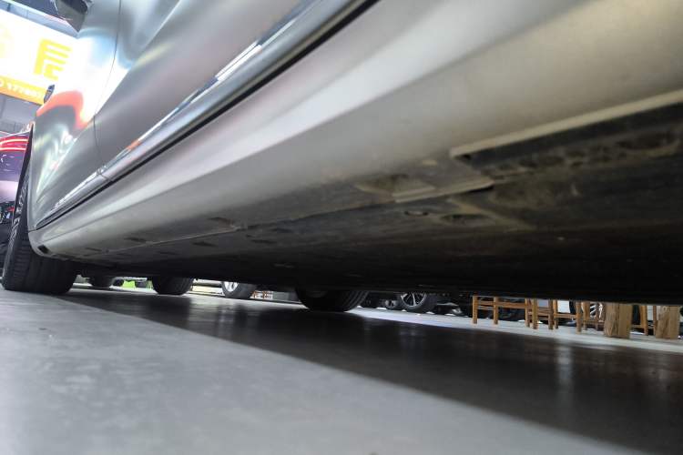 Used Hima Stelato S9 2024 All-Electric Ultra Four-Wheel-Drive Flagship Edition Left Side Sill